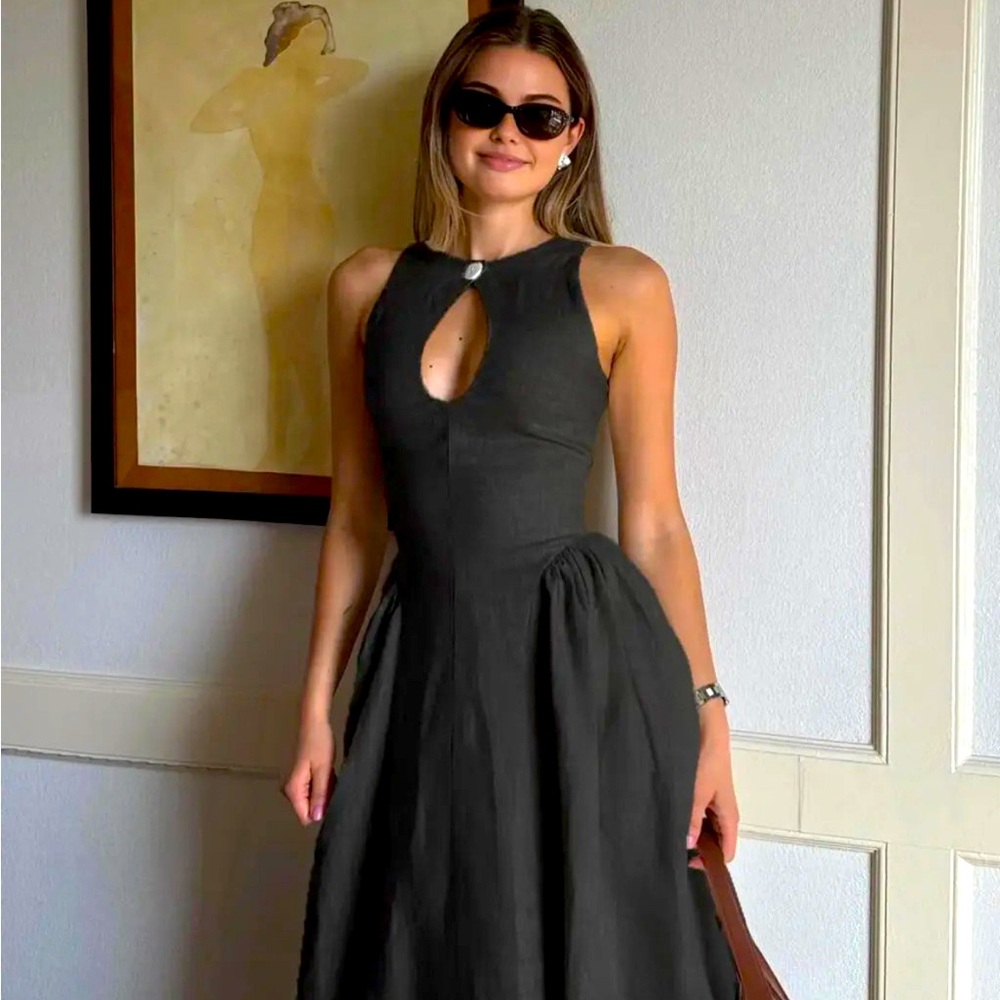 New Elegant Sleeveless Dress New